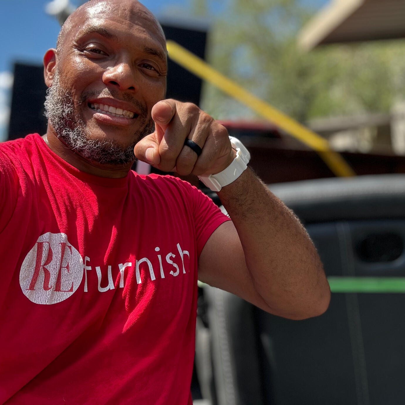 REfurnish This is the official REfurnish Logo